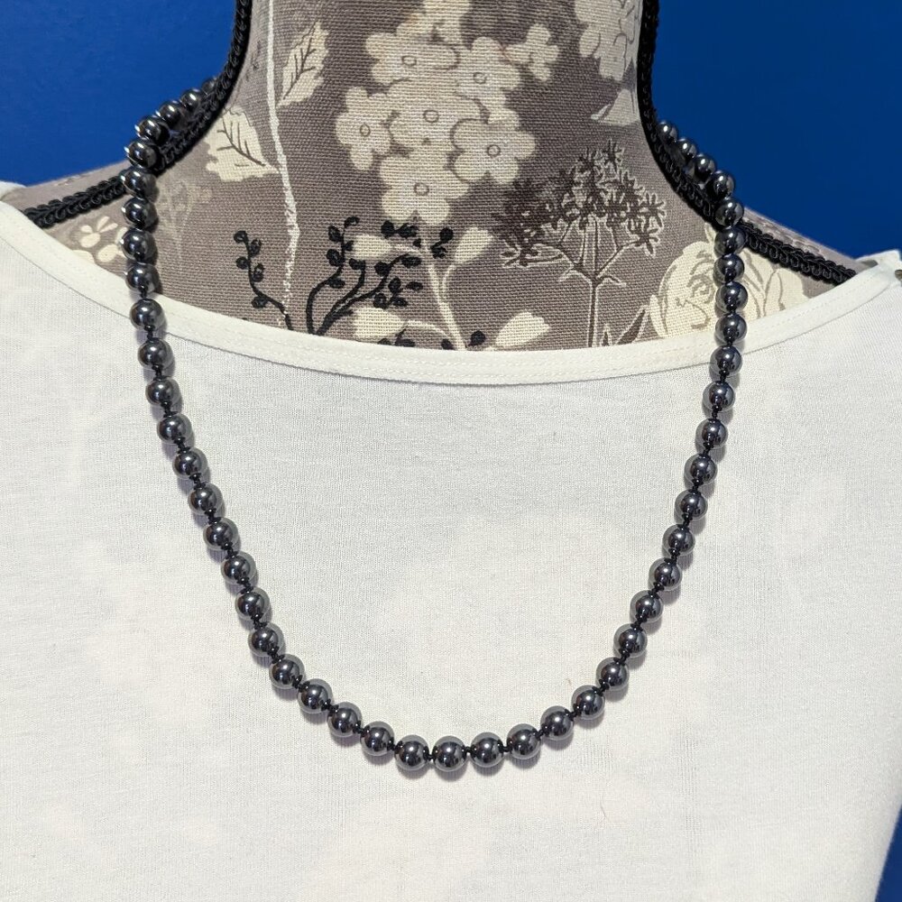 Vintage Statement knotted 'black pearl-like' Hematite Round Beads w/ Box Clasp!